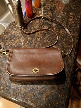 Vintage Coach Women Brown Leather Crossbody Bag Made In Hungry 80s